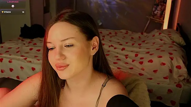 Alisia here online show from 27, 3, 2026