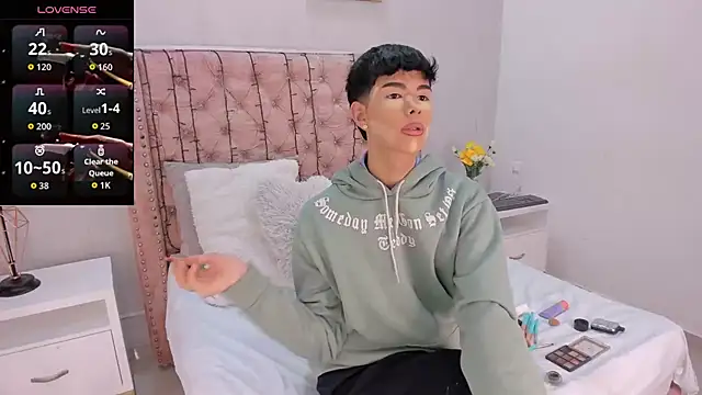 noah lewiss online show from 4, 3, 2026