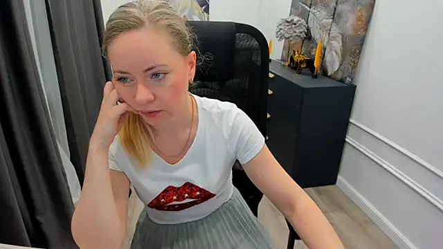 CharlotteKerti online show from 18, 5, 2026