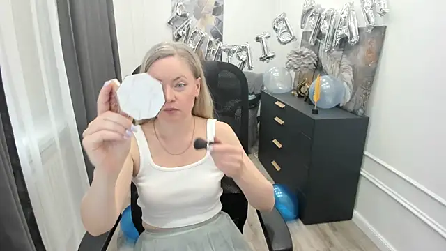 CharlotteKerti online show from 20, 5, 2026