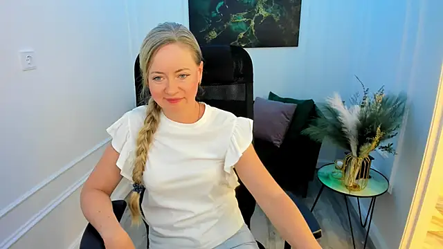 CharlotteKerti online show from 25, 5, 2026