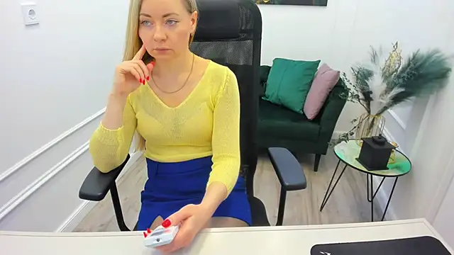 CharlotteKerti online show from 22, 4, 2026