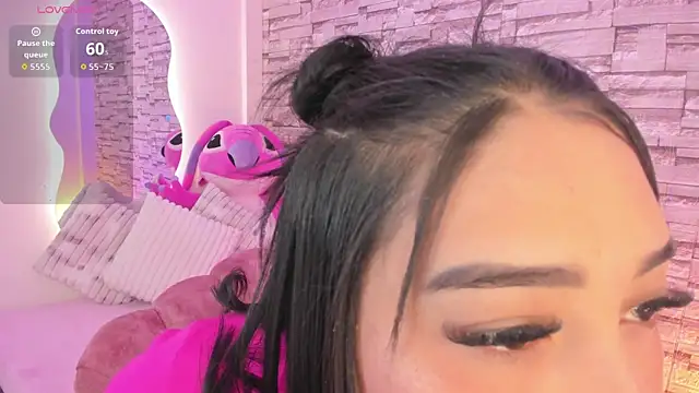 Elarossie online show from 10, 4, 2026