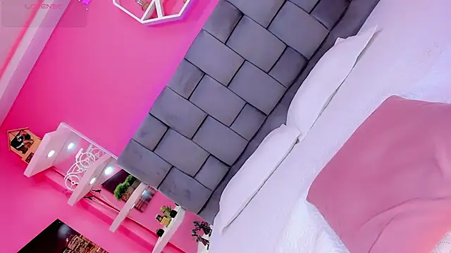 ManuelaJohnson online show from 18, 4, 2026