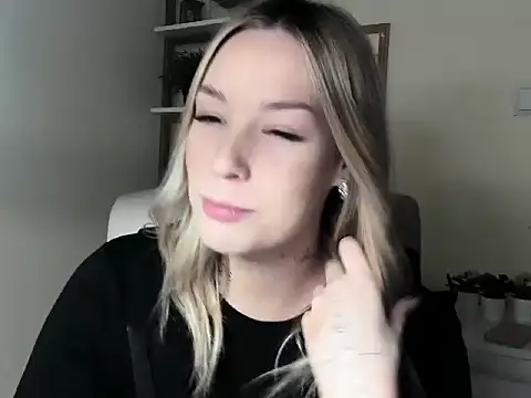 VelvetAngela online show from 16, 2, 2026