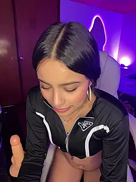 Dulce pink18 online show from 15, 2, 2026