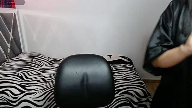 paula lopez   online show from 12, 4, 2026