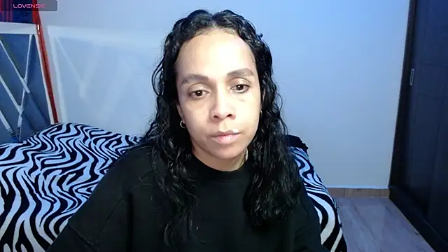 Snapshot of paula_lopez__ chatting on 6, 5, 2026 paula lopez online show from 6, 5, 2026