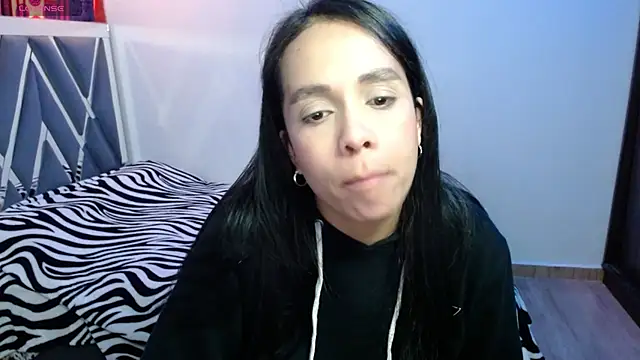 Snapshot of paula_lopez__ chatting on 9, 6, 2026 paula lopez online show from 9, 6, 2026
