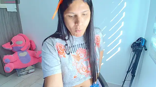 Snapshot of alys_love chatting on 30, 4, 2026 alys love online show from 30, 4, 2026