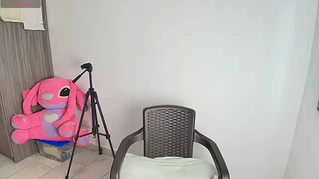 alys love online show from 8, 4, 2026