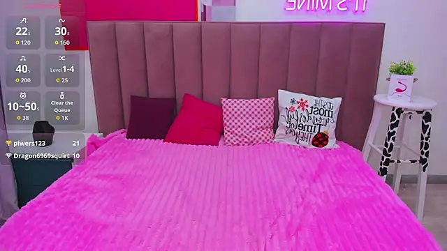 Snapshot of MIla_Stunning chatting on 8, 5, 2026 MIla Stunning online show from 8, 5, 2026