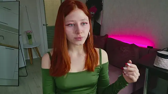 Weisser Moon online show from 3, 3, 2026