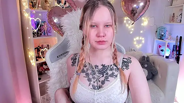 AnnieVibe online show from 5, 2, 2026