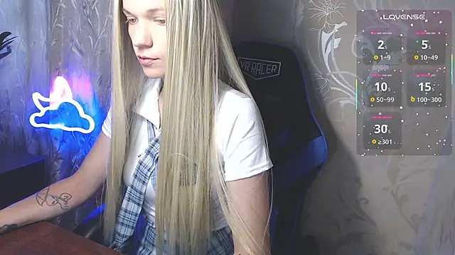 Snapshot of Shiny_Victoria chatting on 18, 7, 2026 Shiny Victoria online show from 18, 7, 2026
