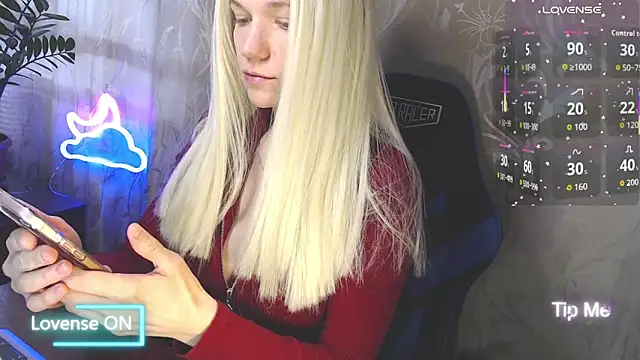 Shiny Victoria online show from 5, 4, 2026