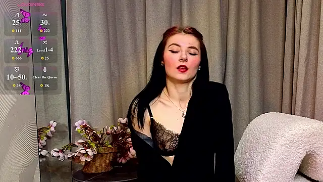 NicoleLuxe online show from 24, 2, 2026