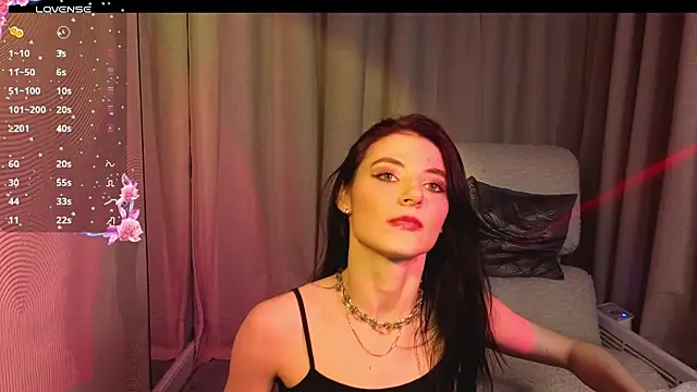 NicoleLuxe online show from 15, 4, 2026