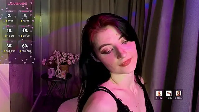 NicoleLuxe online show from 2, 2, 2026