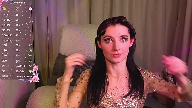 NicoleLuxe online show from 16, 4, 2026