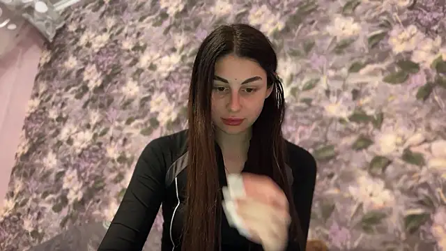 LiluMartiznir online show from 6, 4, 2026