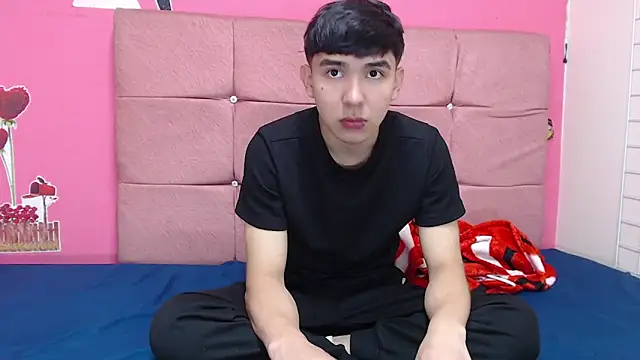 massimoferrera303av online show from 16, 2, 2026