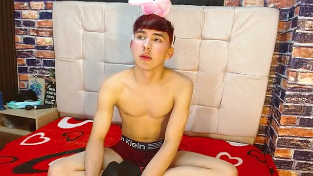 massimoferrera303av online show from 5, 3, 2026