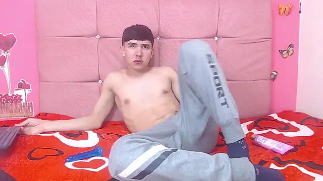 massimoferrera303av online show from 12, 2, 2026