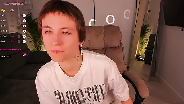 AutumnWhisper online show from 4, 2, 2026