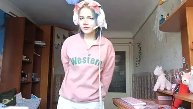 KathernSaulters online show from 3, 2, 2026