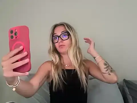 kelseyblu online show from 21, 4, 2026