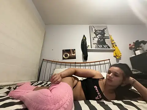 RavenNoirr online show from 6, 2, 2026