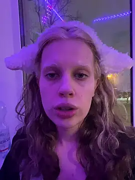 Maxine gold online show from 27, 2, 2026