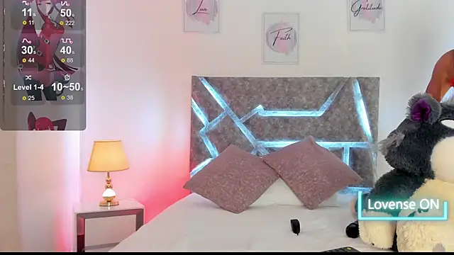 emilycat777  online show from 9, 4, 2026