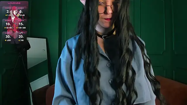 Crystal lovley online show from 5, 2, 2026