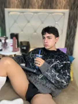 Samu Hott online show from 7, 4, 2026