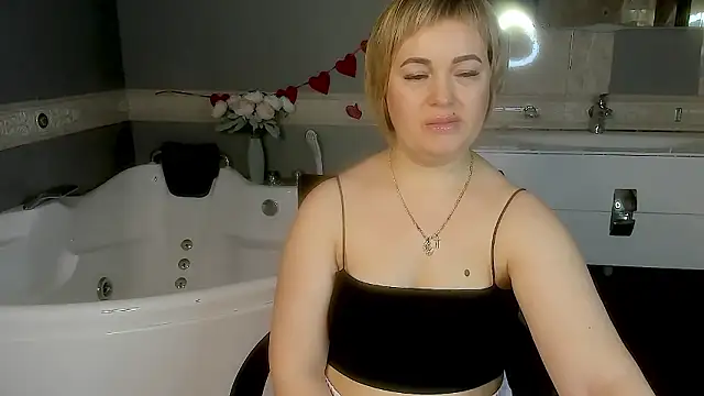 MaryClars online show from 10, 3, 2026