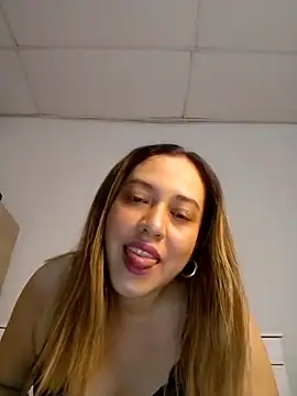 risitos23 online show from 17, 7, 2026