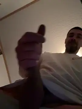 Snapshot of tommattsonn chatting on 28, 4, 2026 tommattsonn online show from 28, 4, 2026