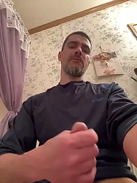 Snapshot of tommattsonn chatting on 15, 4, 2026 tommattsonn online show from 15, 4, 2026