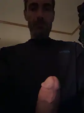 Snapshot of tommattsonn chatting on 8, 5, 2026 tommattsonn online show from 8, 5, 2026