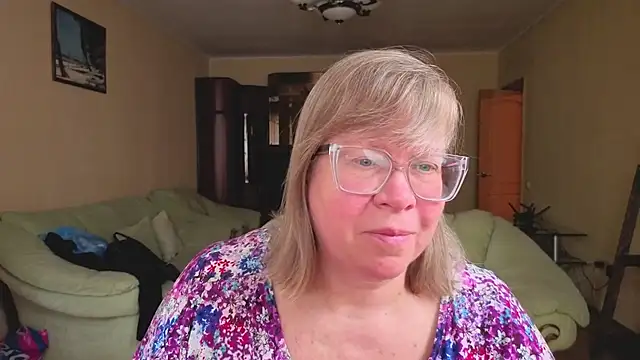 Emma Eclipsee online show from 9, 2, 2026