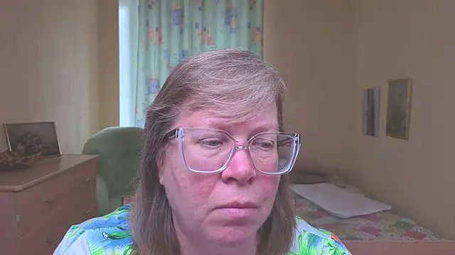 Emma Eclipsee online show from 2, 4, 2026