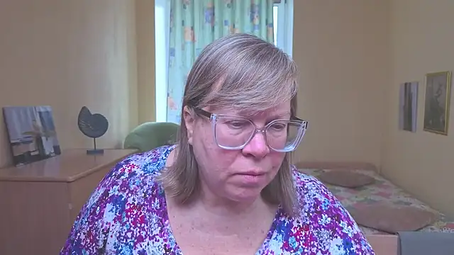 Emma Eclipsee online show from 12, 2, 2026