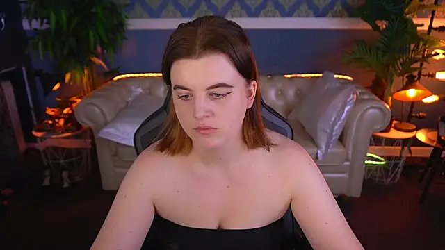 Snapshot of KristiFoxy chatting on 18, 5, 2026 KristiFoxy online show from 18, 5, 2026