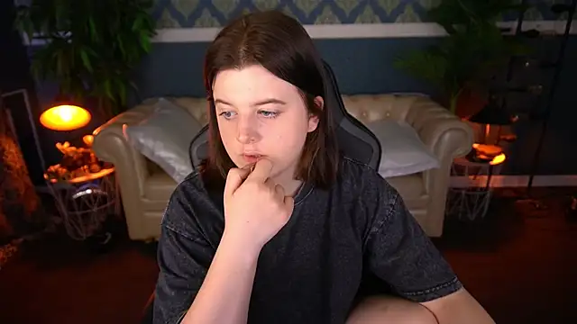Snapshot of KristiFoxy chatting on 8, 6, 2026 KristiFoxy online show from 8, 6, 2026