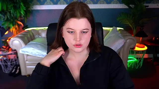 KristiFoxy online show from 15, 4, 2026