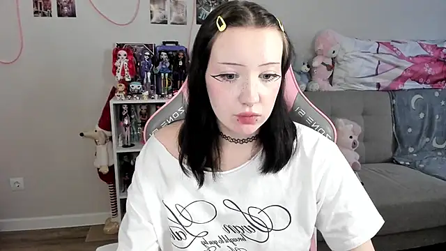 MollysLand online show from 23, 4, 2026