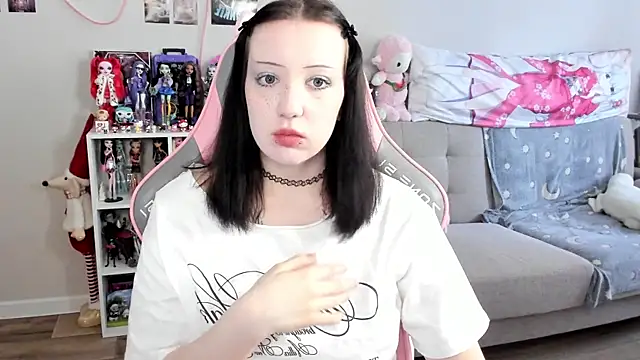 MollysLand online show from 2, 4, 2026