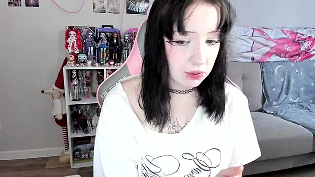 MollysLand online show from 23, 4, 2026